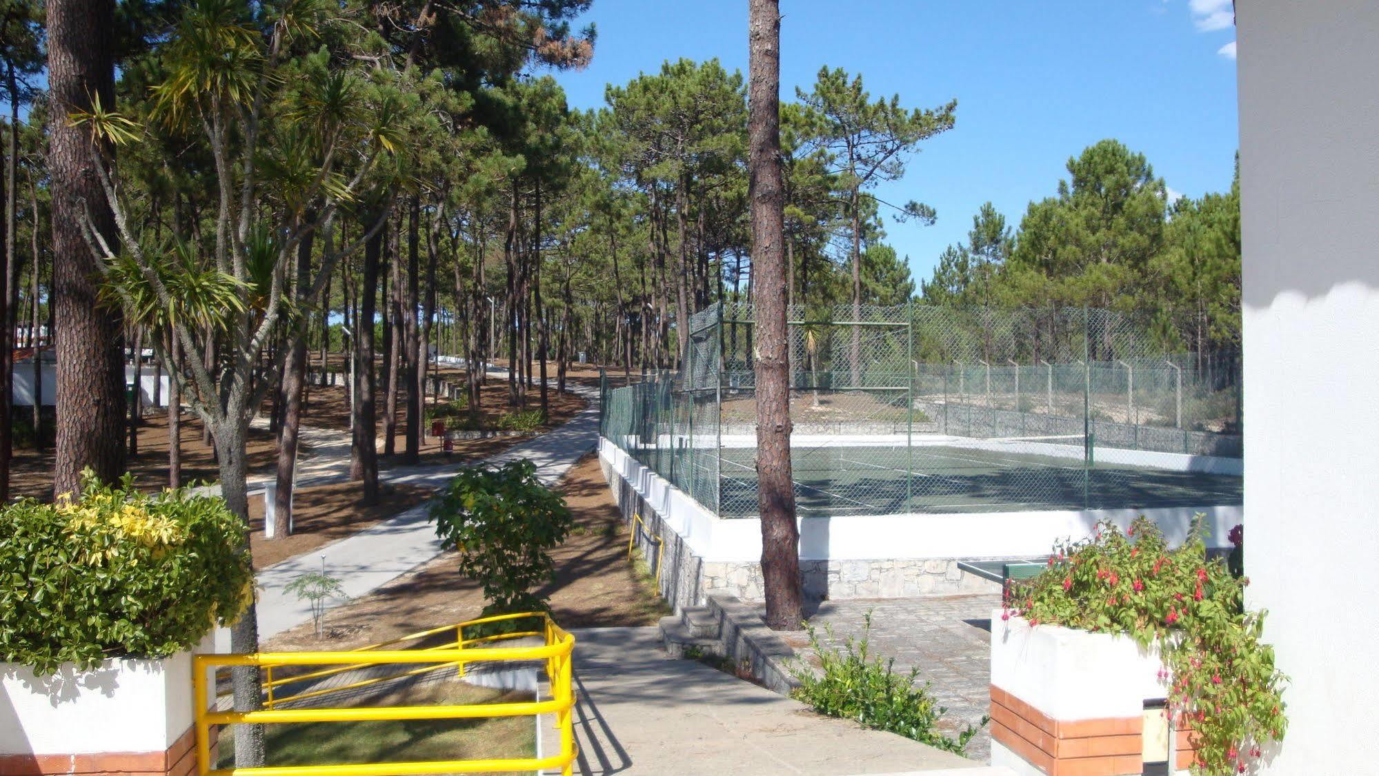Orbitur Valado Bungalows Caravan Park Hotel Nazaré Exterior foto